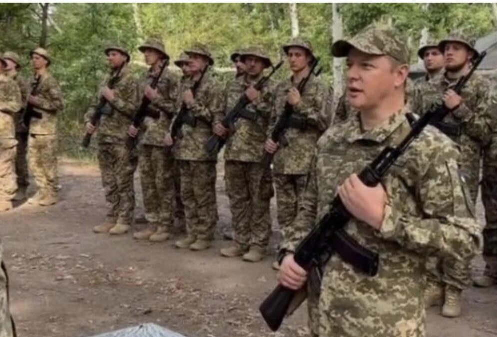 Олег Ляшко принял военную присягу