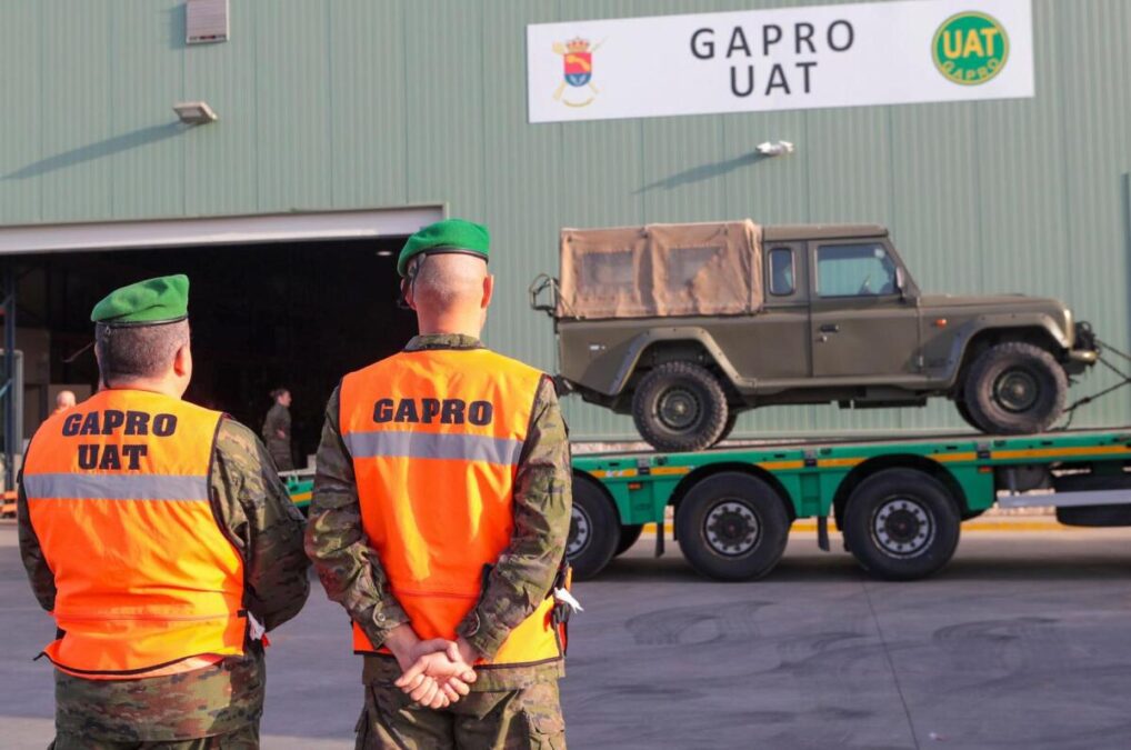 Іспанія направила в Україну партію позашляховиків Anibal та карет швидкої допомоги (ФОТО)