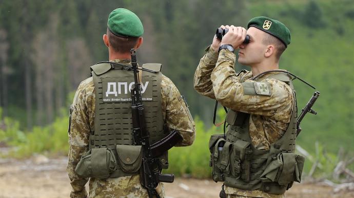 На Буковині затримали 20 ухилянтів, які намагалися незаконно перетнути кордон (ВІДЕО)