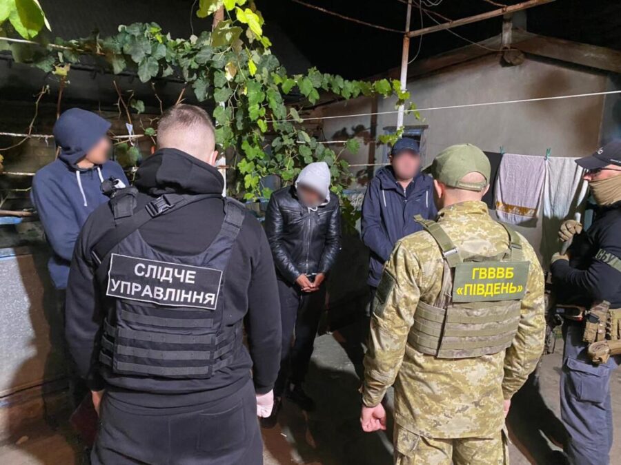 Прикордонники затримали на Одещині злочинців, що незаконно переправляли ухилянтів за кордон