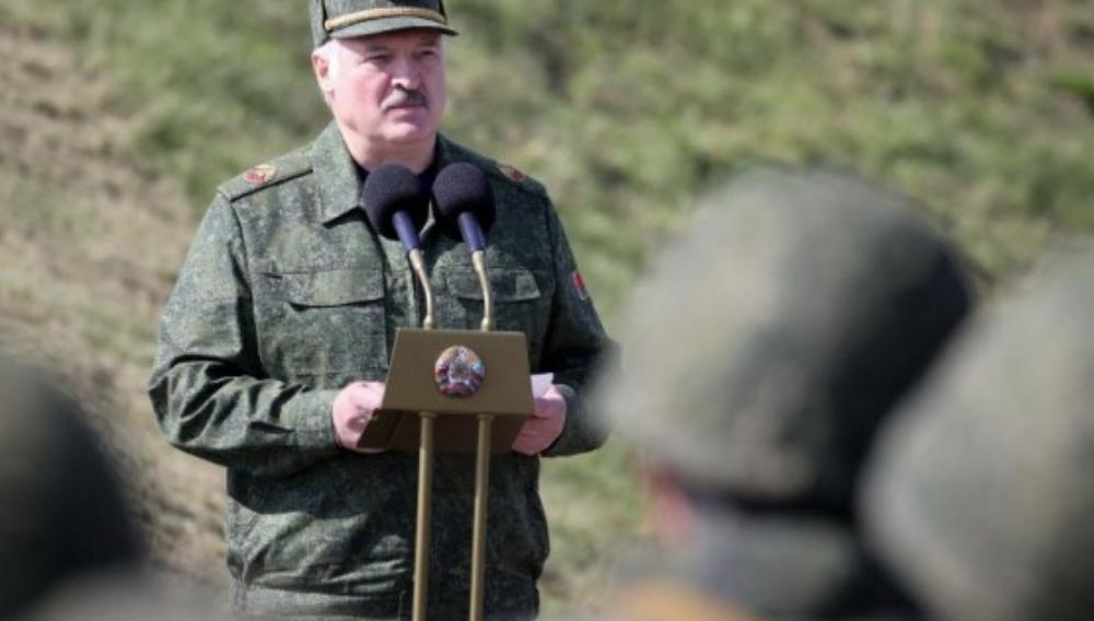 Лукашенко на зустрічі з силовиками та військовими погрожував Зеленському