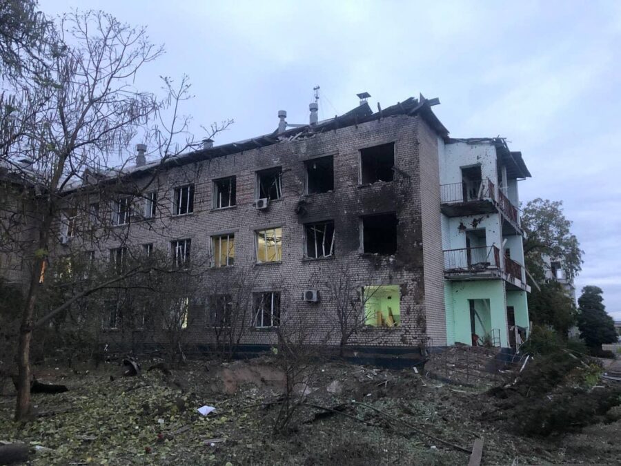 По Запоріжжю ворог випустив зранку 12 ракет: загинула людина