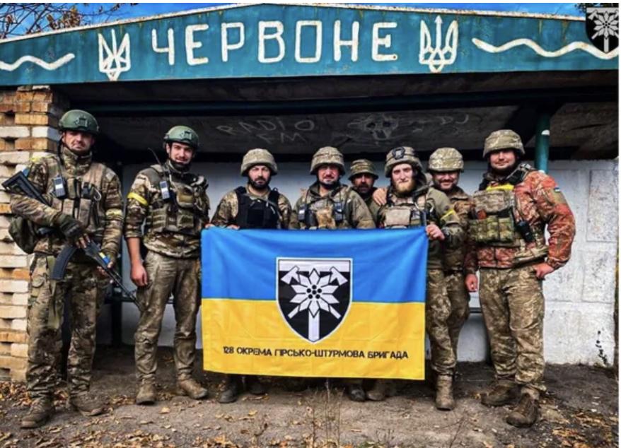 На Херсонщині українські військові зайшли до населеного пункту Червоне (фото)