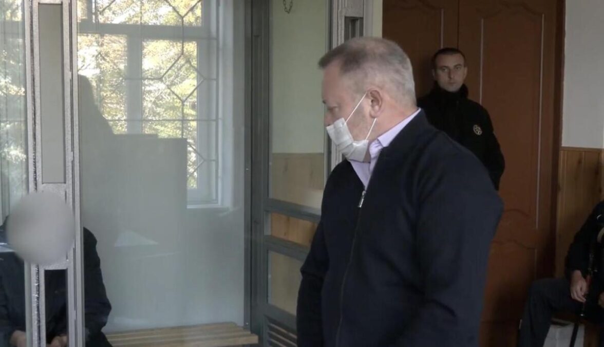 Суд залишив під вартою колишнього підполковника у Сумах
