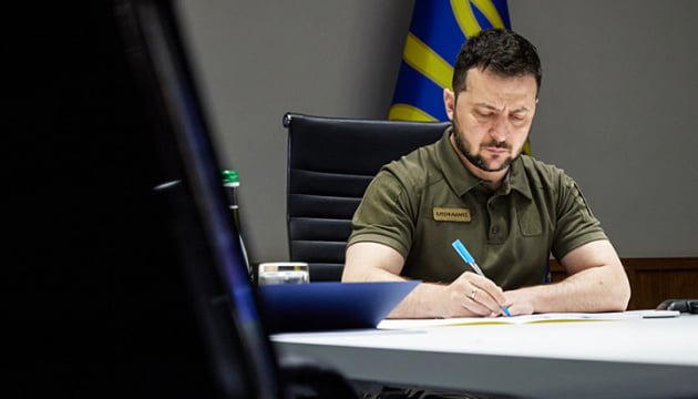 Більше чотирьохсот українських військових відзначено державними нагородами
