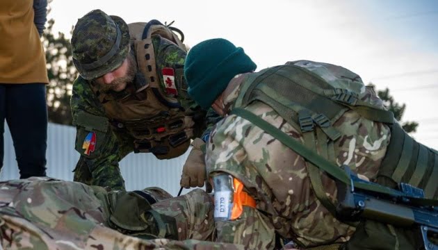 Стало відомо, яка кількість українських військових уже пройшли підготовку за кордоном