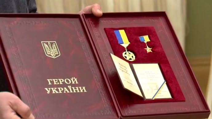 З 1 січня Герої України та кавалери орденів отримуватимуть щомісячні грошові виплати