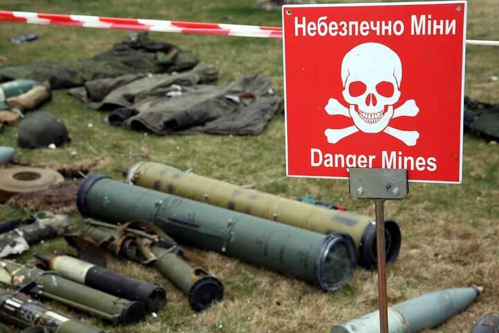 У ДСНС повідомили, скільки піротехніків постійно залучені до розмінування