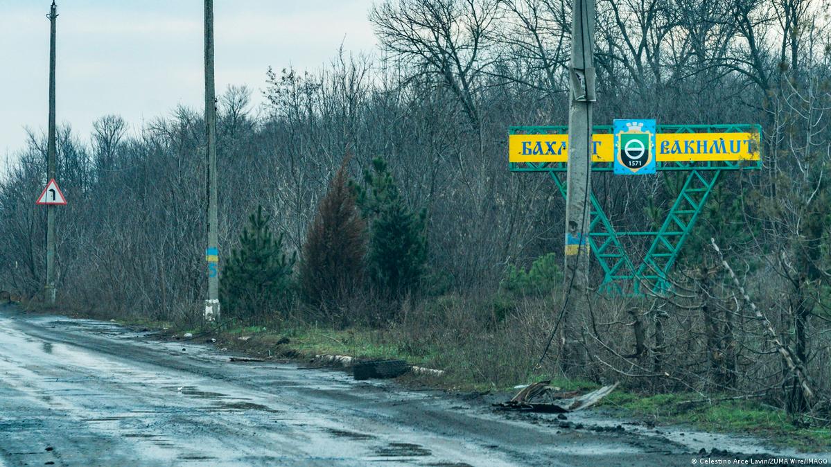 Продовжується евакуація місцевого населення з околиць Бахмута та Соледара – ОВА