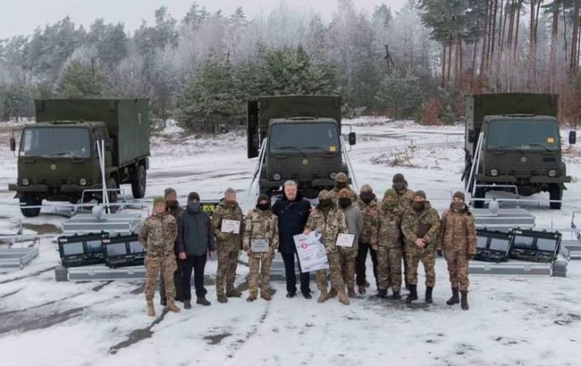 Петро Порошенко передав українським військовим три комплекси БПЛА Poseidon