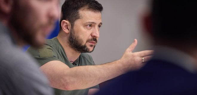 У будівлі Сейму Литви проходить виставка, присвячена Зеленському