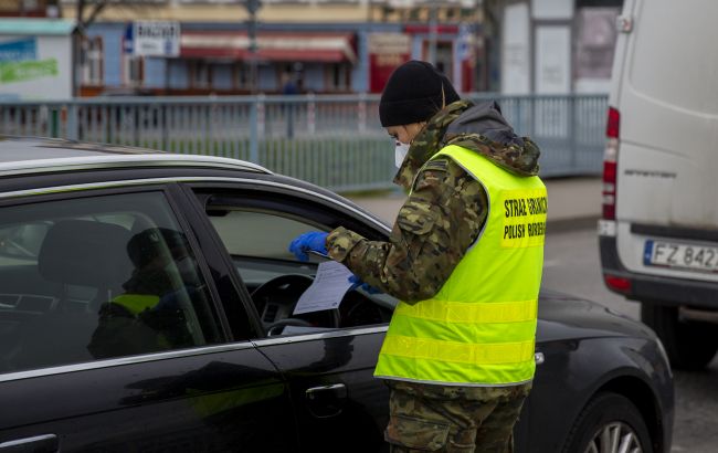 У Мінреінтеграції розповіли, які документи потрібні для виїзду за кордон на автомобілі