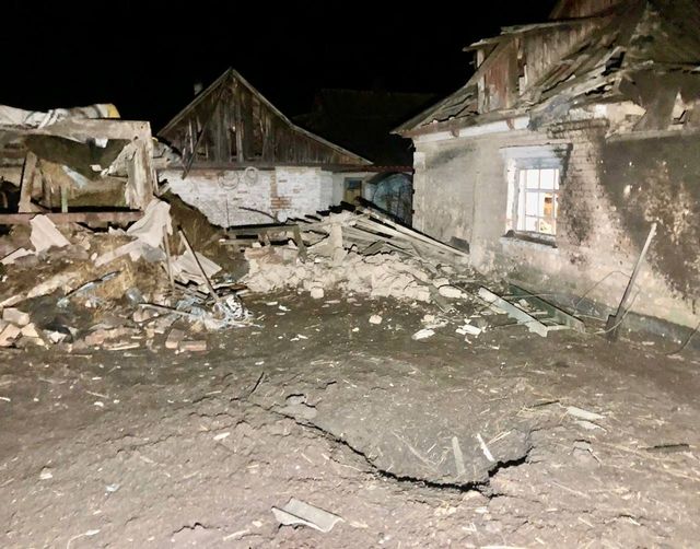 Російськими обстрілами пошкоджено приватні будинки та господарчі споруди у Нікопольському районі – ОВА