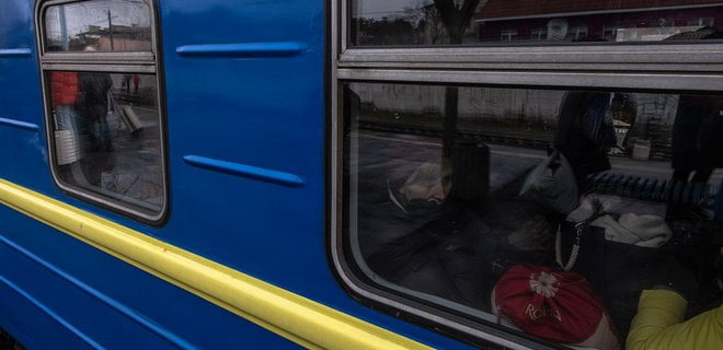 Укрзалізниця повідомила про значну затримку двох рейсів через знеструмлення окремих ділянок