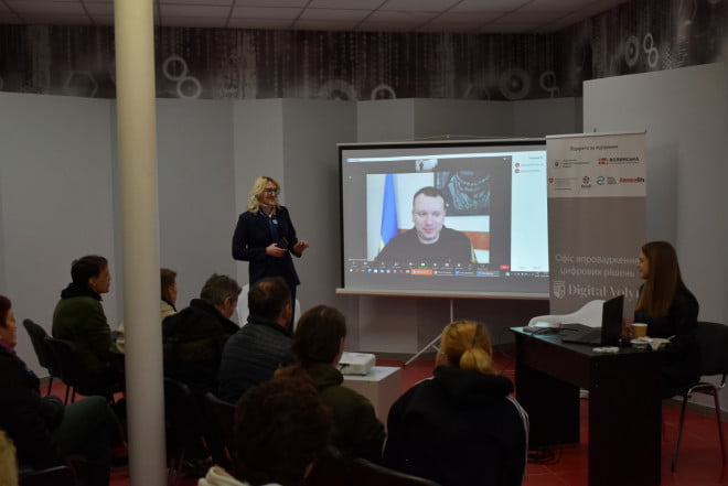 У Луцьку для внутрішньо переміщених осіб провели курс цифрової грамотності