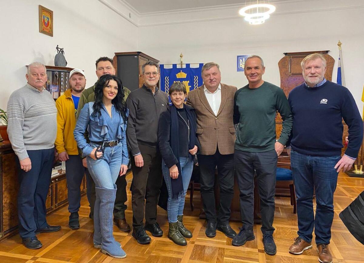 У Стрию іноземні благодійники оглянули притулки для внутрішніх переселенців