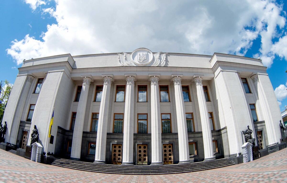 В Україні можуть змінити правила нарахування допомоги по безробіттю для ВПО
