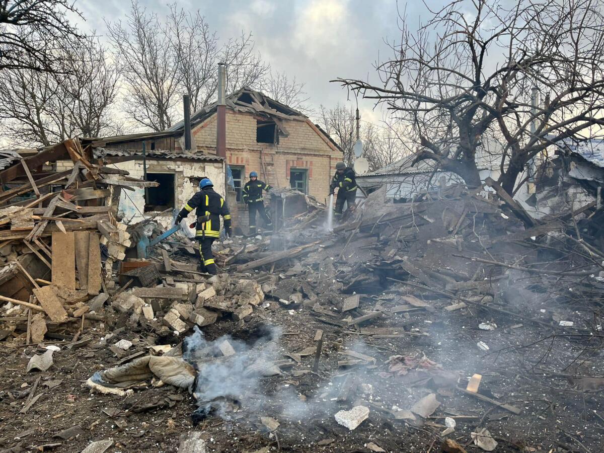 Росіяни вранці обстріляли Куп’янськ: пошкоджені будинки, спалахнули пожежі