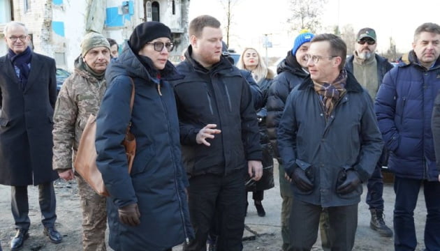 Прем’єр-міністр Швеції під час візиту на Київщину відвідав Бородянку
