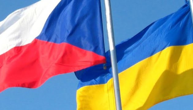 У Чехії назвали кількість танків та БМП, що вже надали Україні