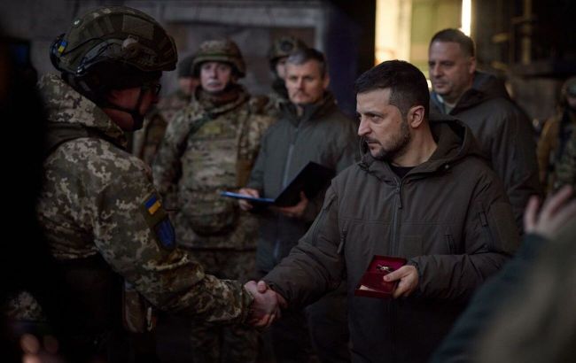 Стало відомо, як відреагував президент на петицію про повернення військовим премії у 30 тисяч гривень