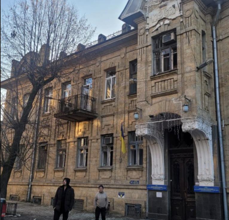 Росіяни знову вдарили по медустанові у Херсоні
