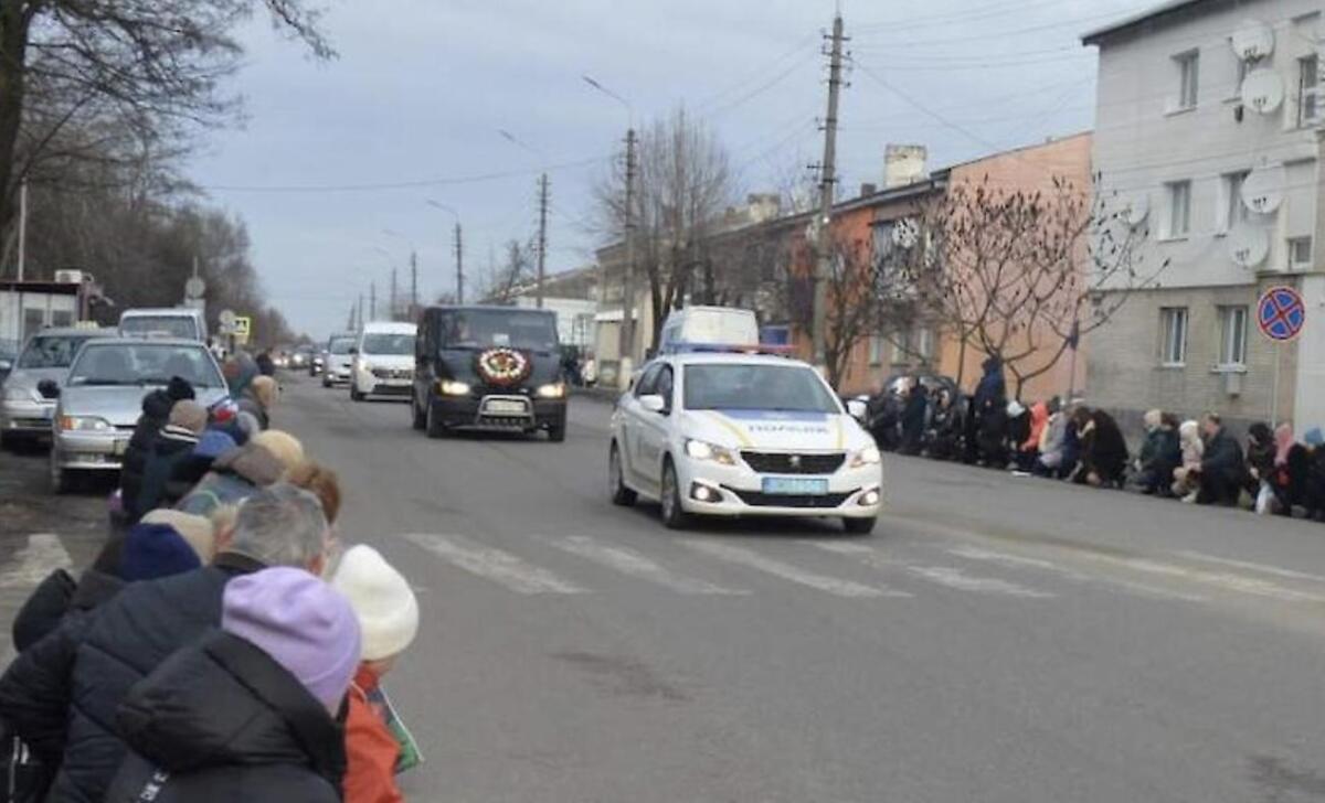 На Київщині провели в останню путь 28-річного захисника України