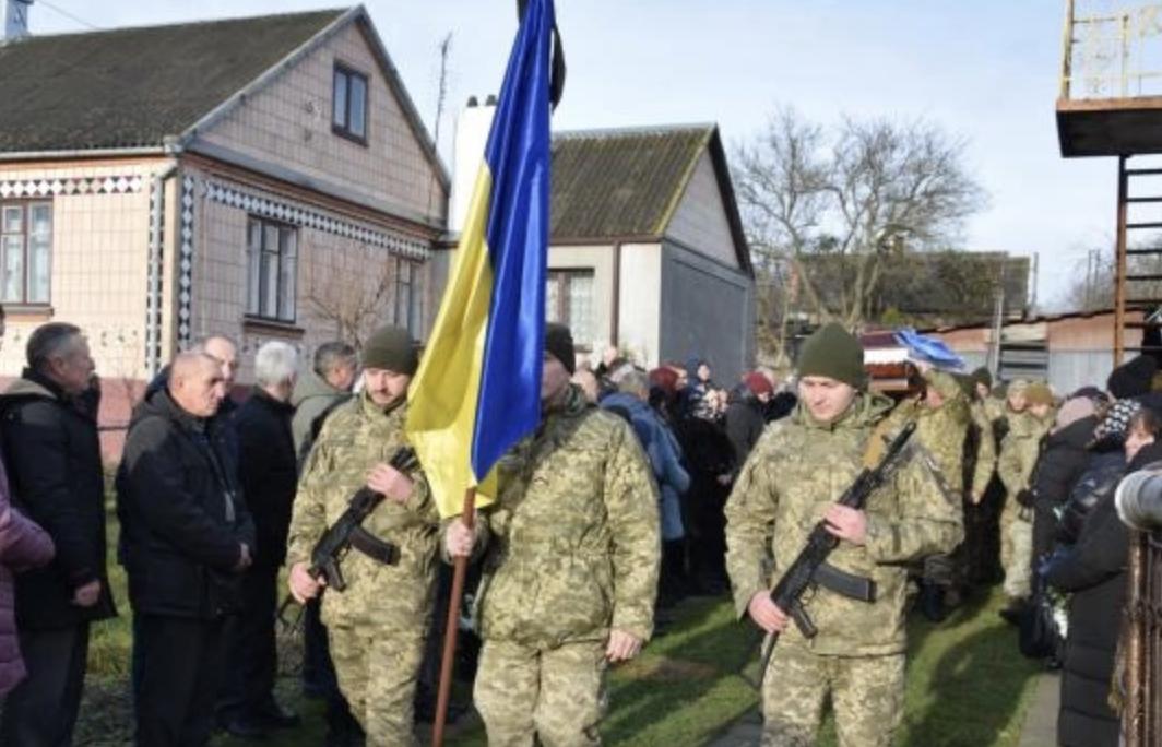 Рівненщина провела в останню путь молодого сержанта, який загинув у Донецькій області