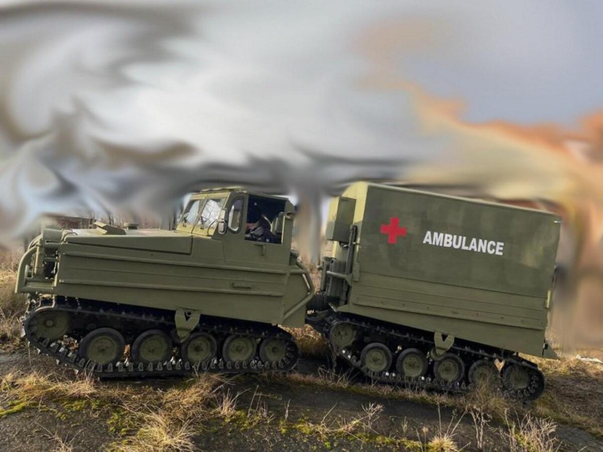 Бійцям на фронт передали санітарні машини-амфібії Bandvagn 202 (ФОТО)