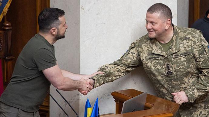 Більшість українців не вірять у конфлікт між політичним та військовим керівництвом країни – опитування