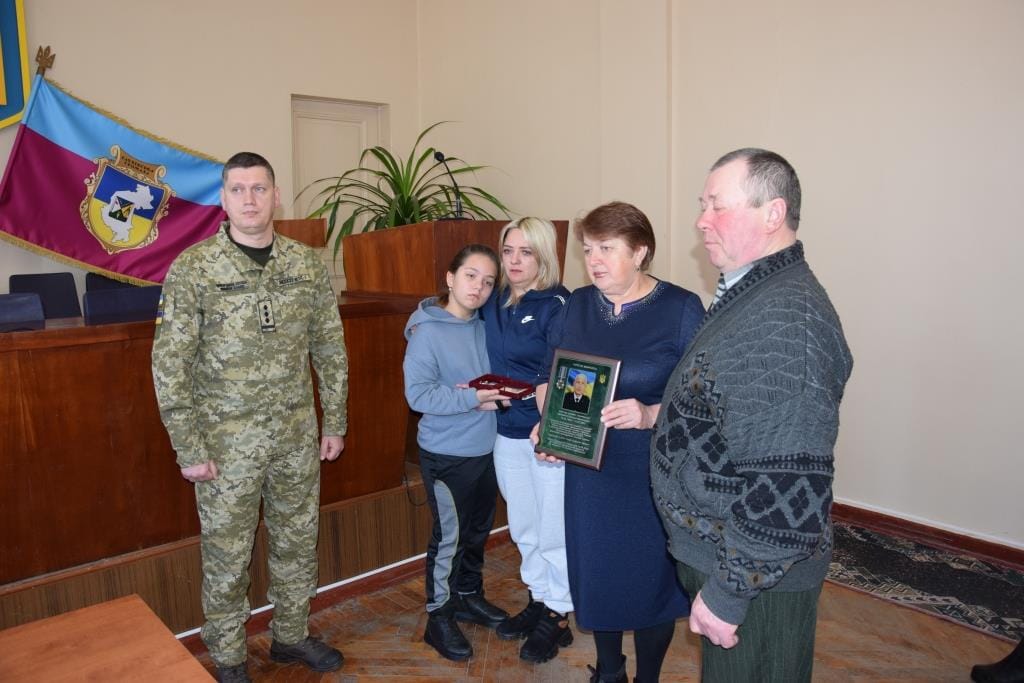 Рідним прикордонника із Сумщини вручили орден «За мужність»