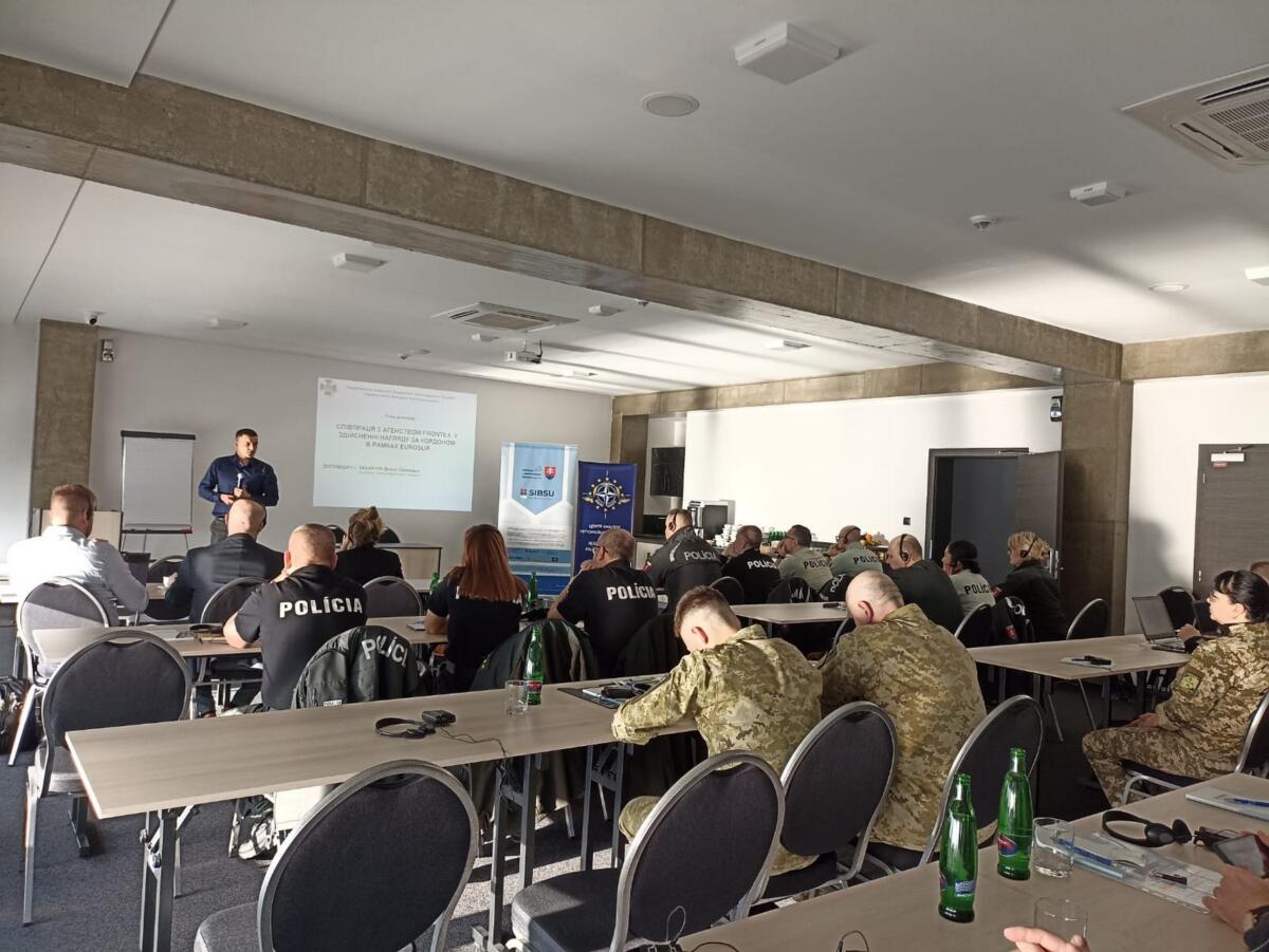 Для прикордонників і митників України та Словаччини провели мовні курси