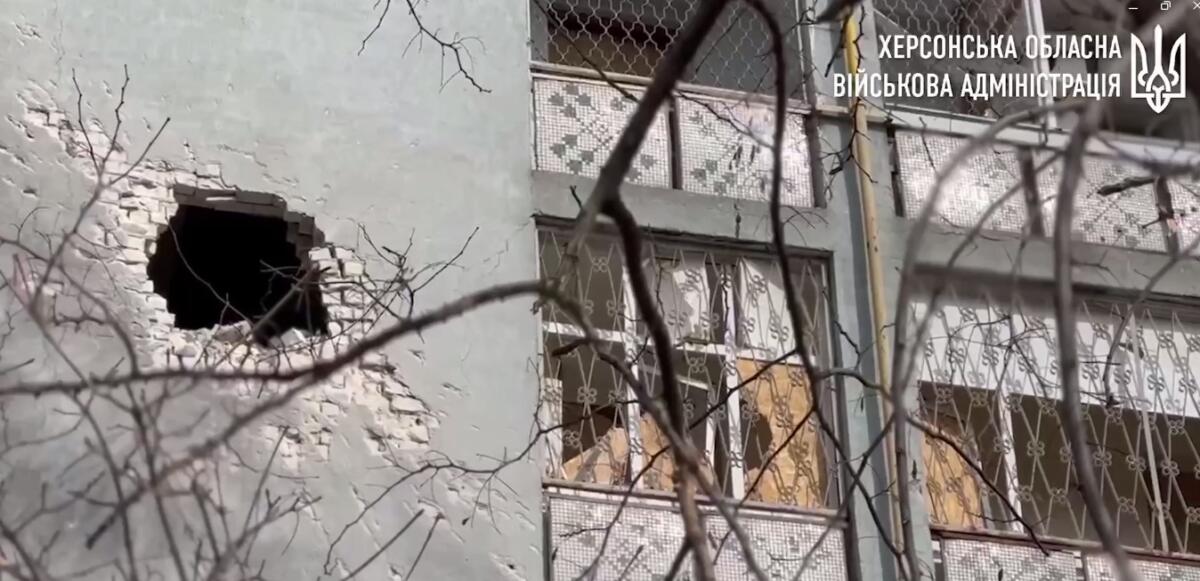 По Херсонщині ворог випустив понад 400 артилерійських снарядів: одна людина загинула