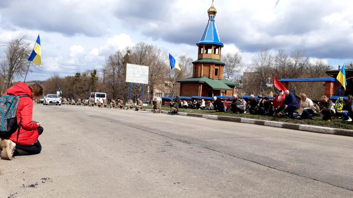На Київщині провели в останню путь героя, що загинув у боях під Кремінною