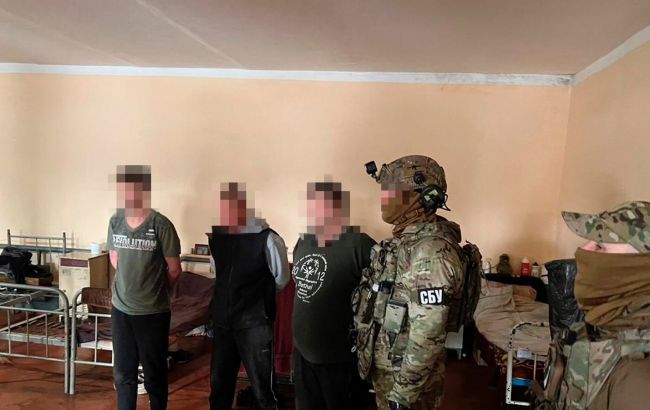 Правоохоронці викрили схему виманювання грошей у родичів військовополонених