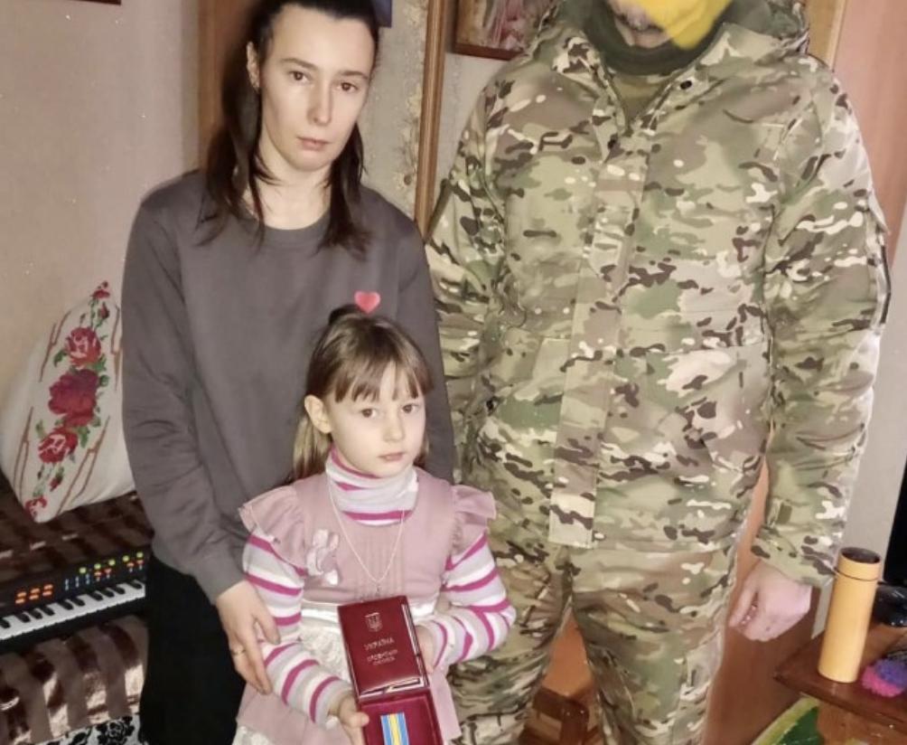 Посмертний орден волинського героя вручили його родині