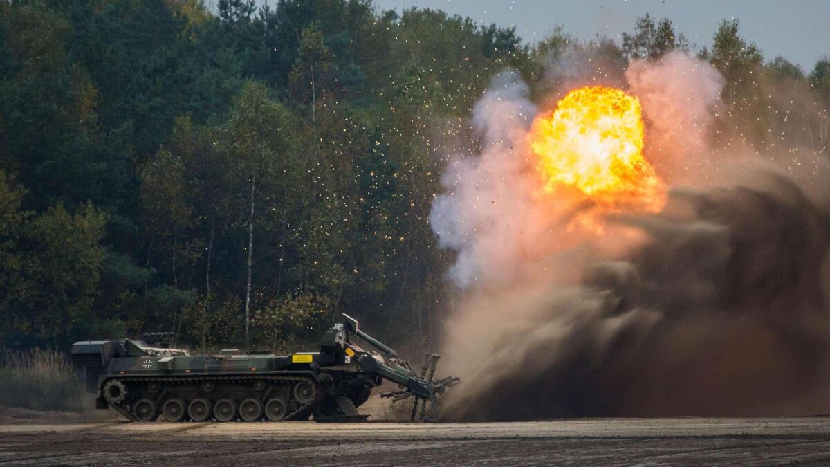 Німеччина передала Україні броньовані машини для розмінування