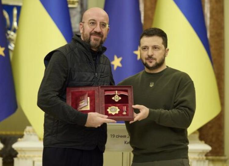 Зеленський нагородив орденом «За заслуги» очільника Євроради Шарля Мішеля