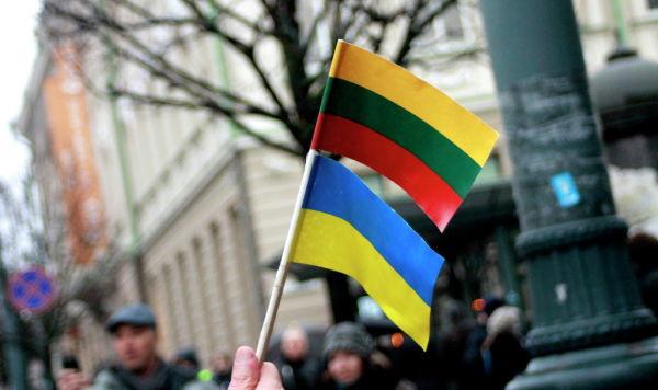 Українських біженців попередили про шахраїв у Литві: збирають анкетні дані