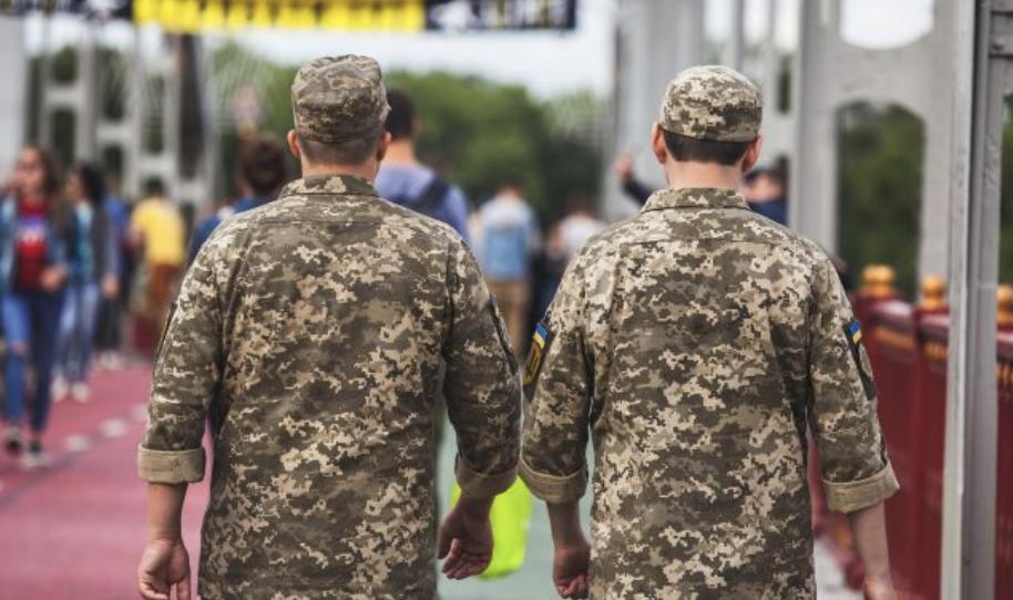 З’явилася інформація, яка кількість українців готова взяти ветеранів на роботу