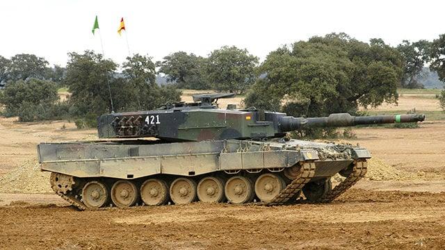В Іспанії назвали терміни поставки танків Leopard Україні