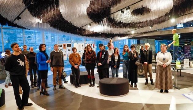 На виставці в Естонії представили роботи молодих українських художників (ФОТО)