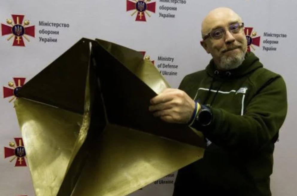 Очільник Міноборони України показав, чим захищались російські окупанти в Херсонській області