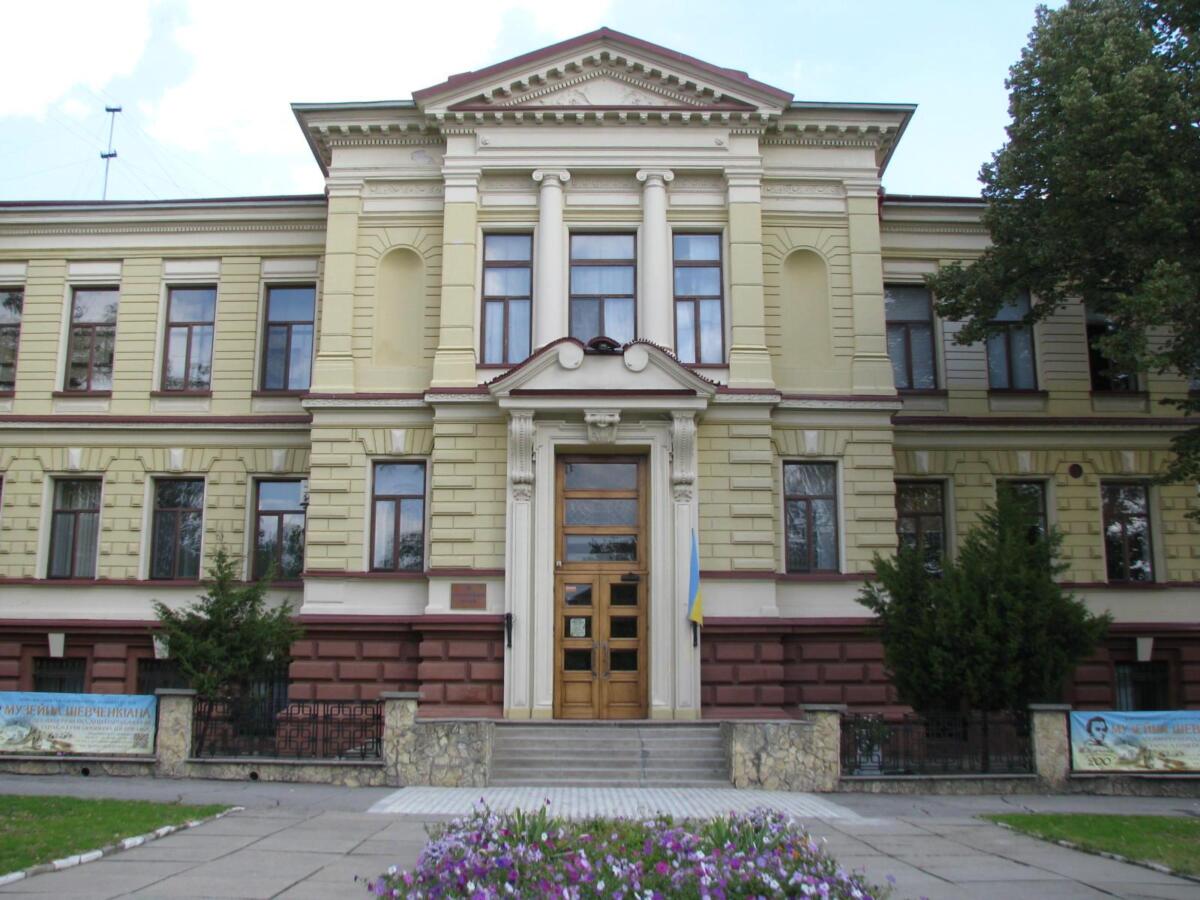 Стало відомо, куди окупанти вивезли награбоване в Херсонському краєзнавчому музеї (ФОТО)