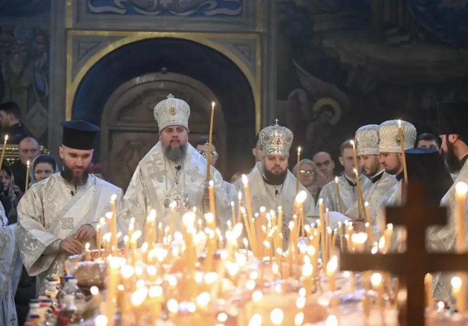 Епіфаній помолився за полеглих українських захисників
