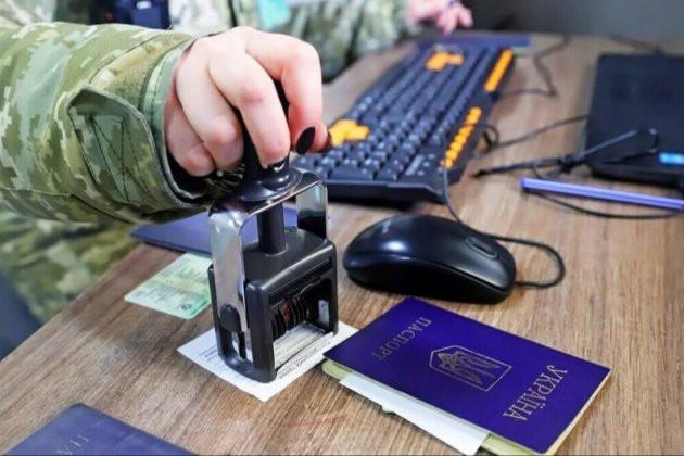 В Украине еще одной категории мужчин разрешили выезд за границу: что известно