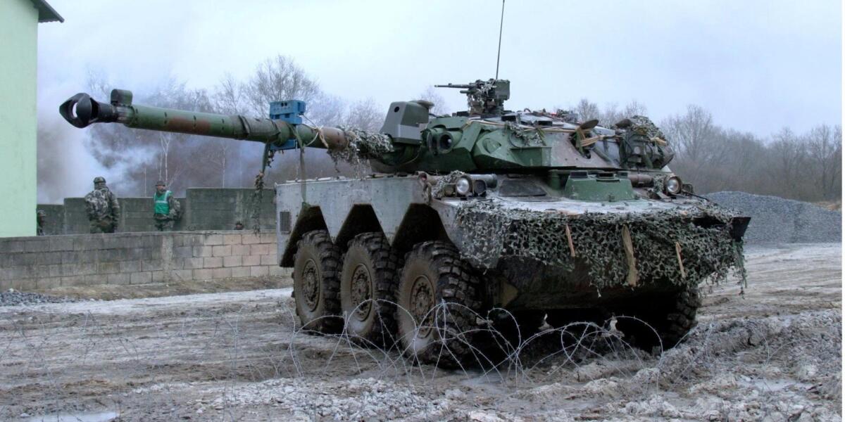 Стало відомо, коли Україна отримає від Франції першу партію бронемашин AMX-10