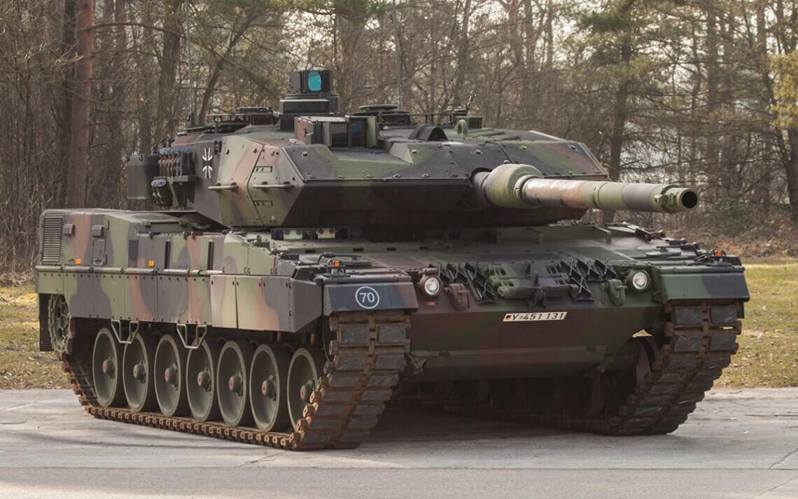 Тренування ЗСУ у Німеччині: посол показав перший постріл українського екіпажу на танку Leopard 2
