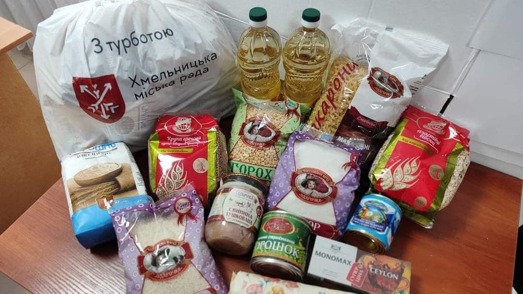 У Дніпрі переселенці з Луганщини отримали продуктову допомогу