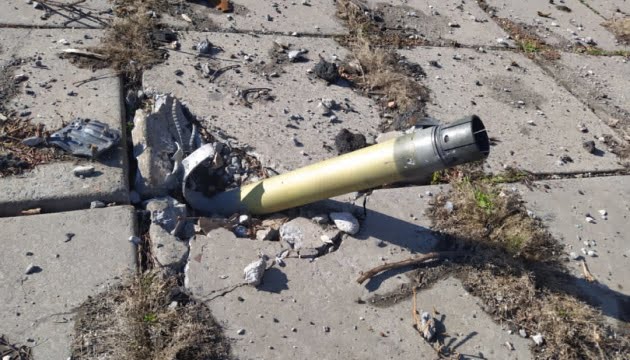 Під ворожий вогонь на Херсонщині потрапили житлові квартали, школа та підприємство – ОВА